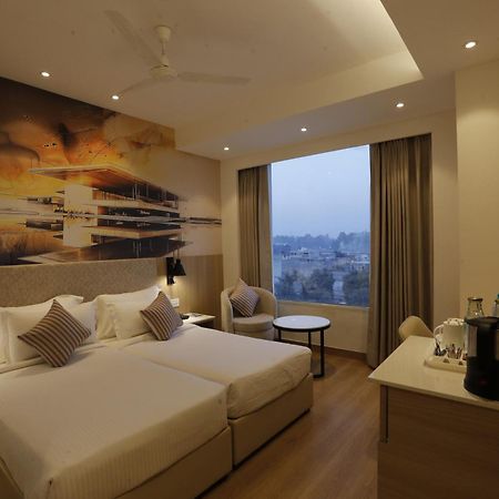 Hotel Sapphire Zirakpur Exterior foto