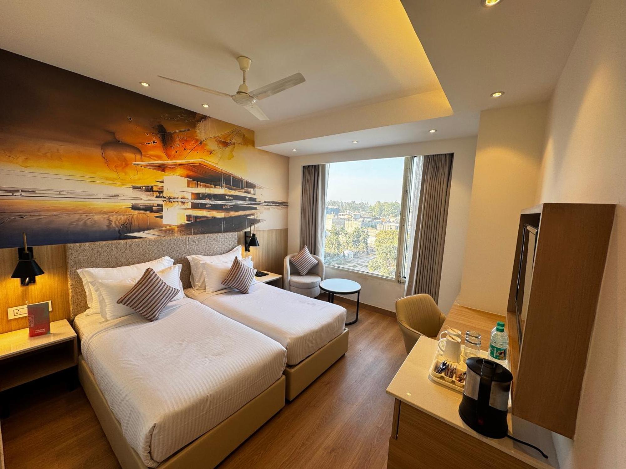 Hotel Sapphire Zirakpur Exterior foto