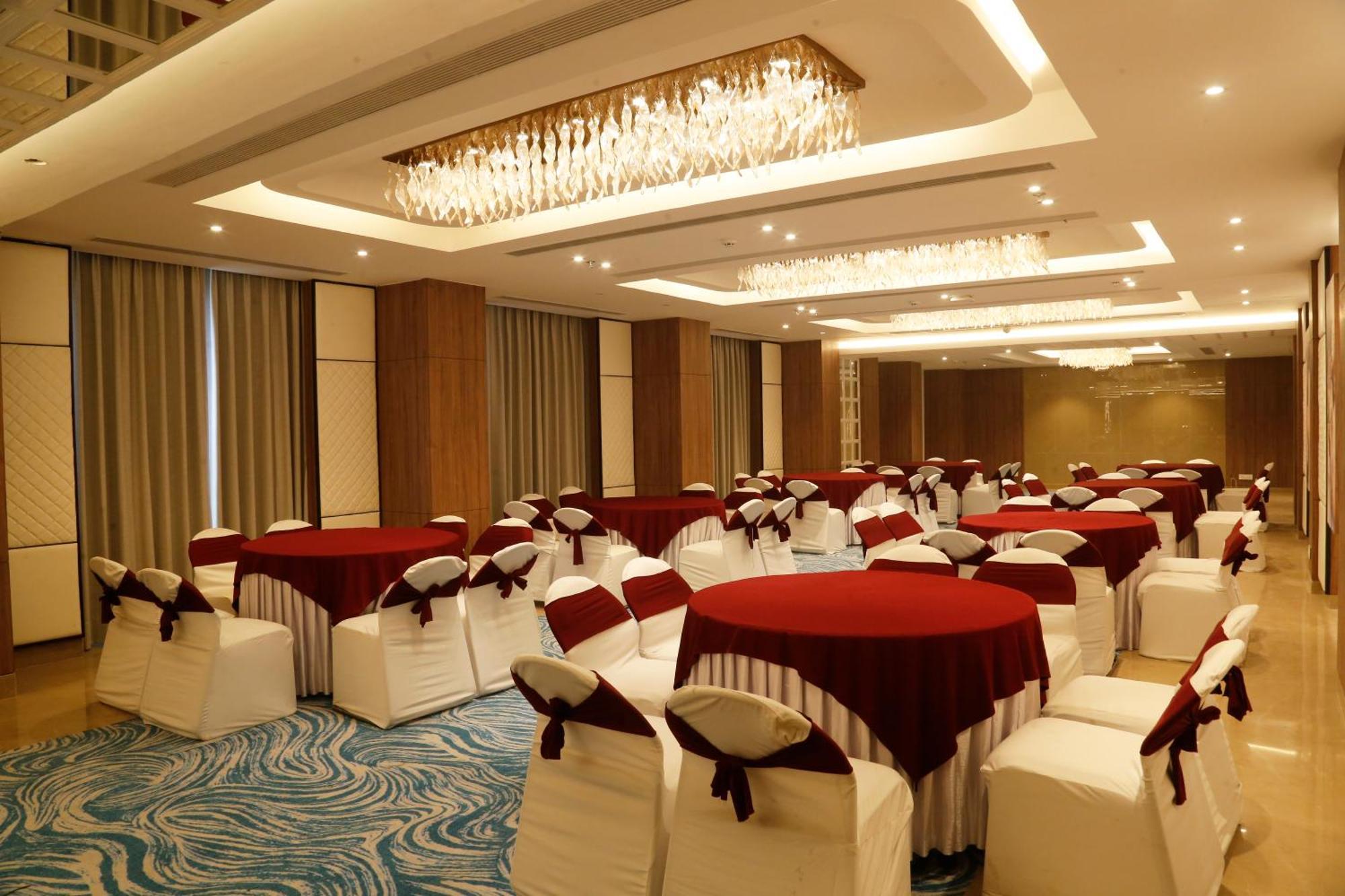 Hotel Sapphire Zirakpur Exterior foto