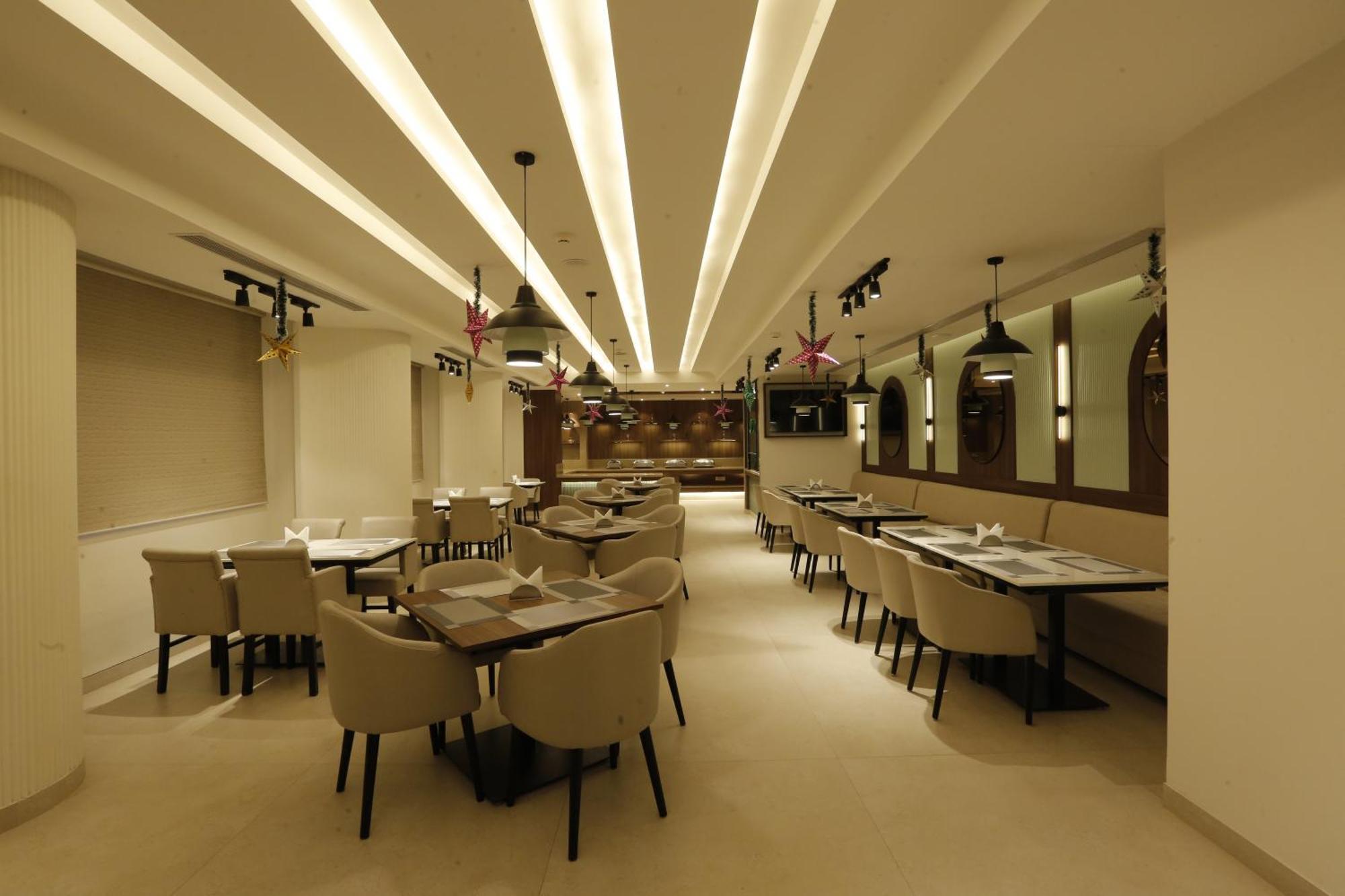 Hotel Sapphire Zirakpur Exterior foto